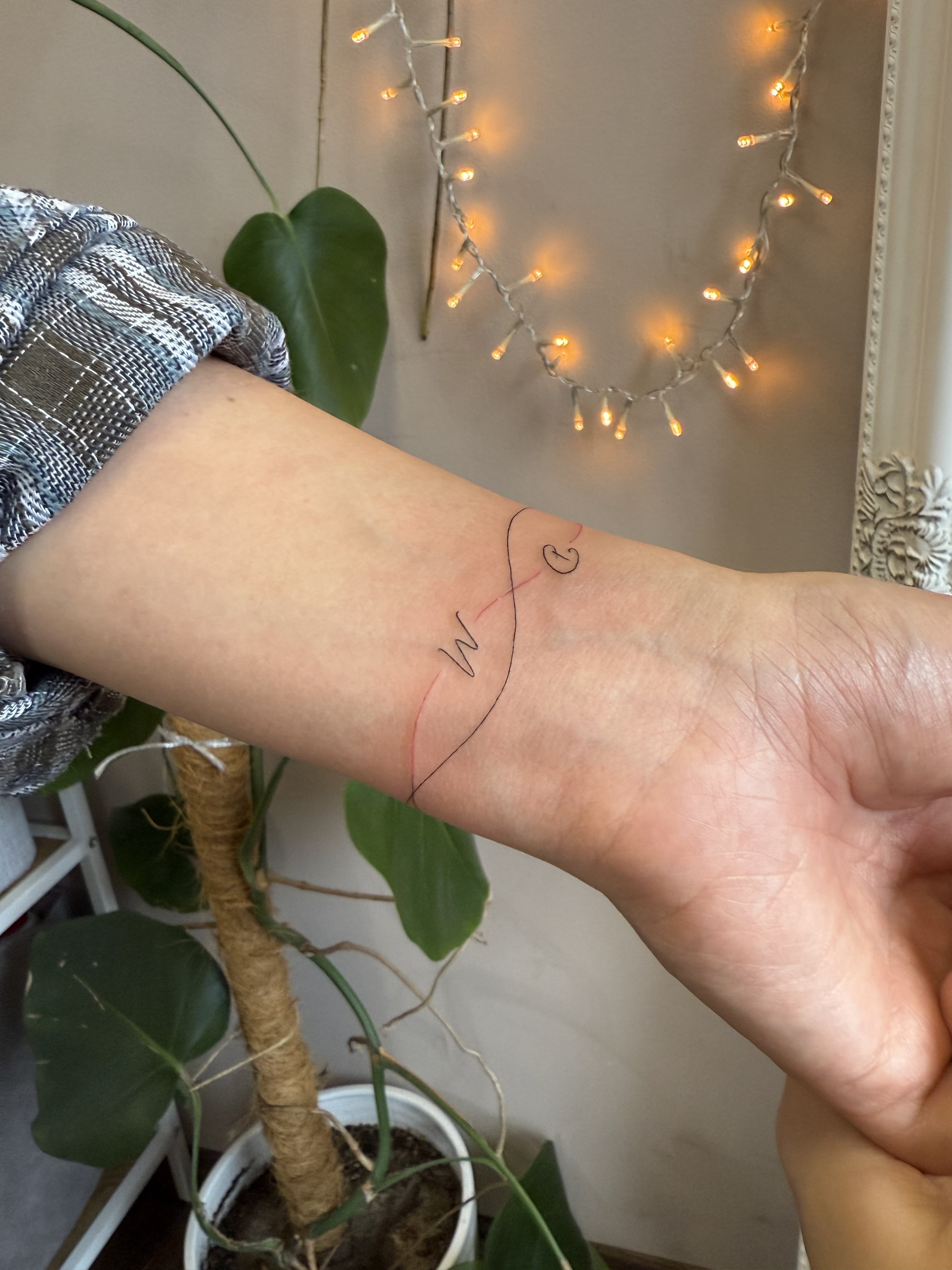 Тату браслет W+C, жіноче, зап’ястя / Bracelet tattoo W+C, female, wrist