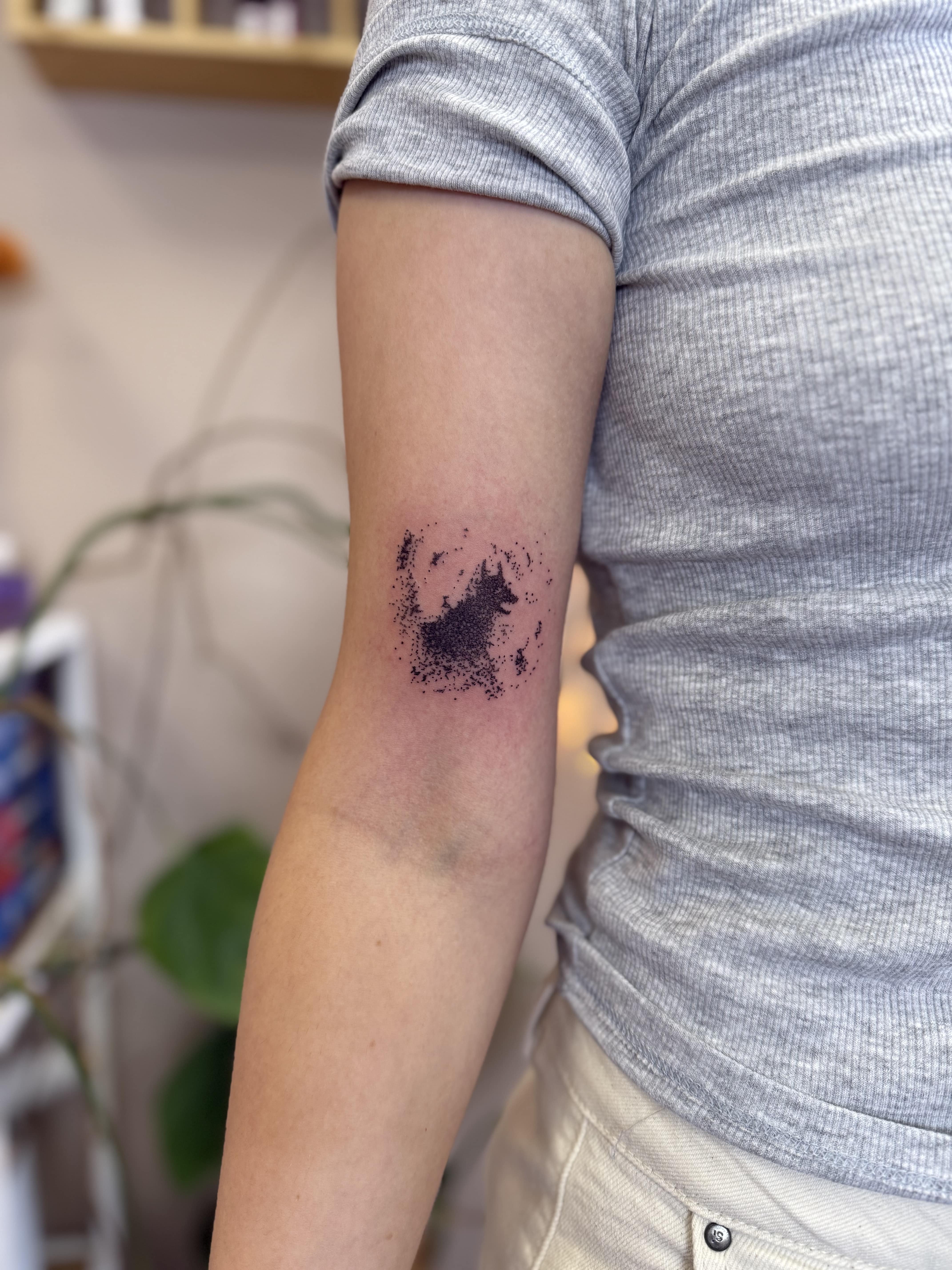 Тату абстрактне, лікоть / Abstract tattoo, elbow